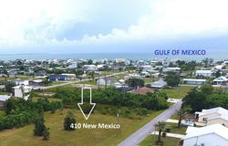 410 New Mexico Dr, Mexico Beach, FL 32456