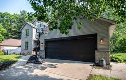 2567 Golfbury Drive SW, Wyoming, MI 49519