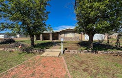 207 S 13th St, Alpine, TX 79830