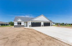 322 Old Glory Dr NE, Alexandria, MN 56308