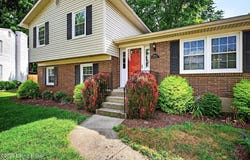8807 Avondale Ct, Jeffersontown, KY 40299