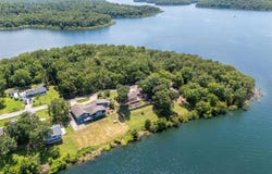 270 Ferncliff Point, Bull Shoals, AR 72619