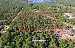 NEW YORK Street, Interlachen, FL 32148