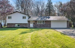 6677 Ridge Plaza Drive, North Ridgeville, OH 44039