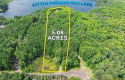 8033 BOWIE RD, Presque Isle, WI 54557