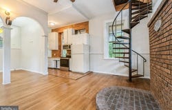 16 RAILROAD Place, PENNINGTON, NJ 08534