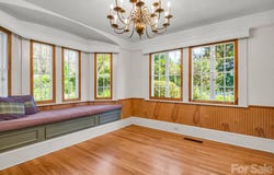 323 Blythe Street, Hendersonville, NC 28739