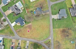 8 Lakeshore Drive W, Hebron, OH 43025