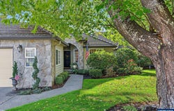 652 Castle Pines Dr N, Keizer, OR 97303