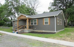 575 5th Street, Omaha, IL 62871