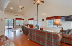 7501 Yosemite Park Way, Yosemite, CA 95389