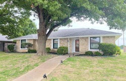 524 Davis Drive, DeSoto, TX 75115