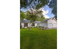904 HONEY BEAR LANE, Waupaca, WI 54981