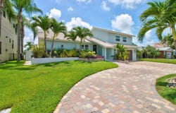 503 JOHNS PASS Avenue, MADEIRA BEACH, FL 33708