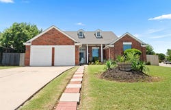 700 Canyon Bend RD, Pflugerville, TX 78660