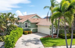 835 SYMPHONY ISLES Boulevard, APOLLO BEACH, FL 33572