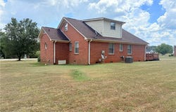 1037 Moorehead Place, Pendleton, SC 29670