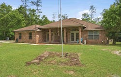 5111 Pilgrim Trl W, Molino, FL 32577