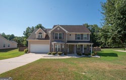 136 Peachtree Glenn Drive, Ellenwood, GA 30294