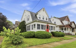 1044 MT VERNON Street, OSHKOSH, WI 54901-3856