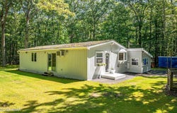 201 Oak Hill Road, Hawley, PA 18428