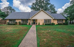 1002 Ruby St, Gilmer, TX 75644
