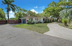8320 SW 162nd St, Palmetto Bay, FL 33157