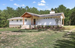 2794 Simpson Hwy  13, Mendenhall, MS 39114