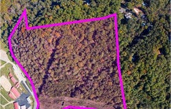 1556 Georgia Rd, Franklin, NC 28734