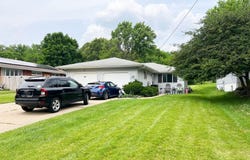 913 W SHENANDOAH Drive, Peoria, IL 61614