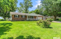 412 E BROADWAY Street, Virginia, IL 62691