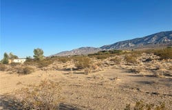 22 Clark St, Lucerne Valley, CA 92356