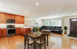 98 Lancaster Lane, Des Plaines, IL 60018