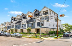 201 N Washington Ave, Margate, NJ 08402