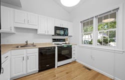 8 Stratton Dr, Shrewsbury, MA 01545