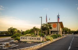 229 Comanche LN, Point Venture, TX 78645