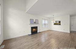 35 Foxcroft Road, Naperville, IL 60565