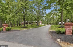 435 SUMMIT Drive, MOOREFIELD, WV 26836