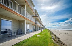 171 SW Hwy 101, Lincoln City, OR 97367