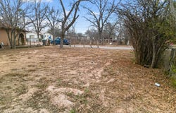 527 Juarez, Uvalde, TX 78801