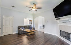 9231 Pecan Tree Dr, Baton Rouge, LA 70810