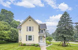 402 S Wood Street, Stockbridge, MI 49285