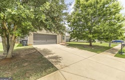 243 Flowing Meadows, Kathleen, GA 31047