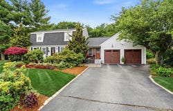 8 Pineridge Drive, Smithfield, RI 02917