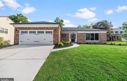10 WARWICK COURT, MOUNT LAUREL, NJ 08054