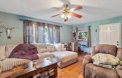 719 N Chestnut St, Cameron, MO 64429