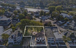 30 Lakeshore Drive, South Haven, MI 49090