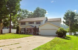 10245 Lakeside Drive, Perrinton, MI 48871