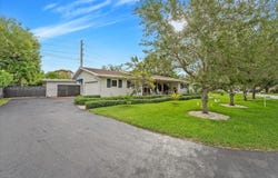 7841 SW 141st St, Palmetto Bay, FL 33158