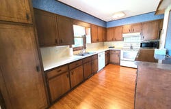 515 N Pine St, Lindsborg, KS 67456